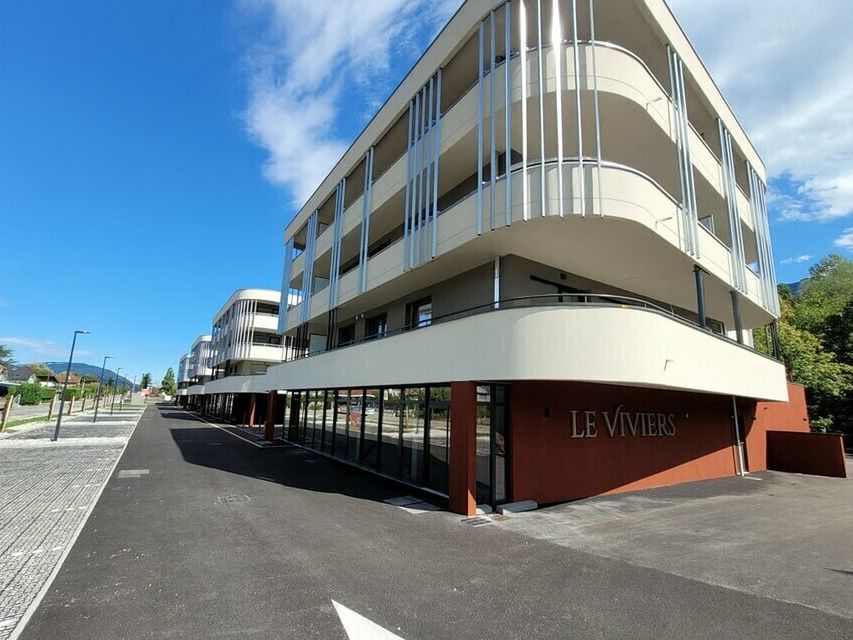 Location local commercial 85 m² non divisibles