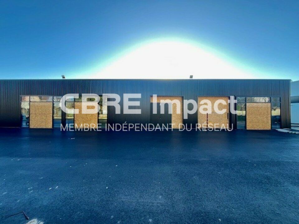 Location local d''activites 300 m² non divisibles