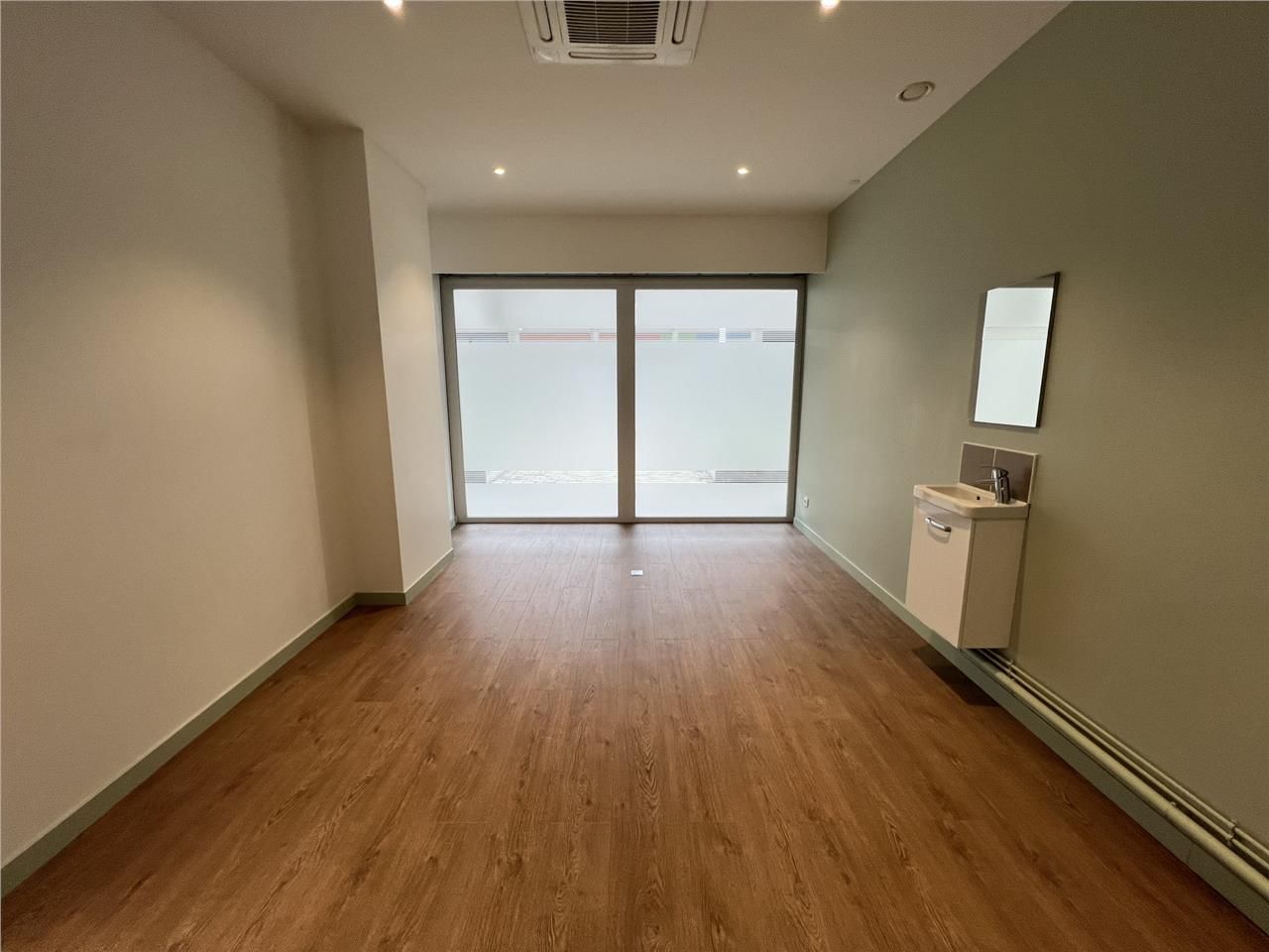 Location local commercial 19 m² à Reims