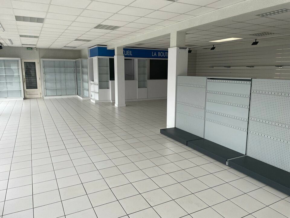 Location local commercial 170 m² non divisibles