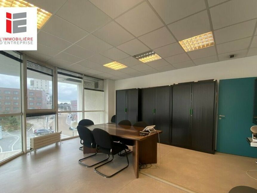 À VENDRE – Bureaux face à la gare de Lorient
