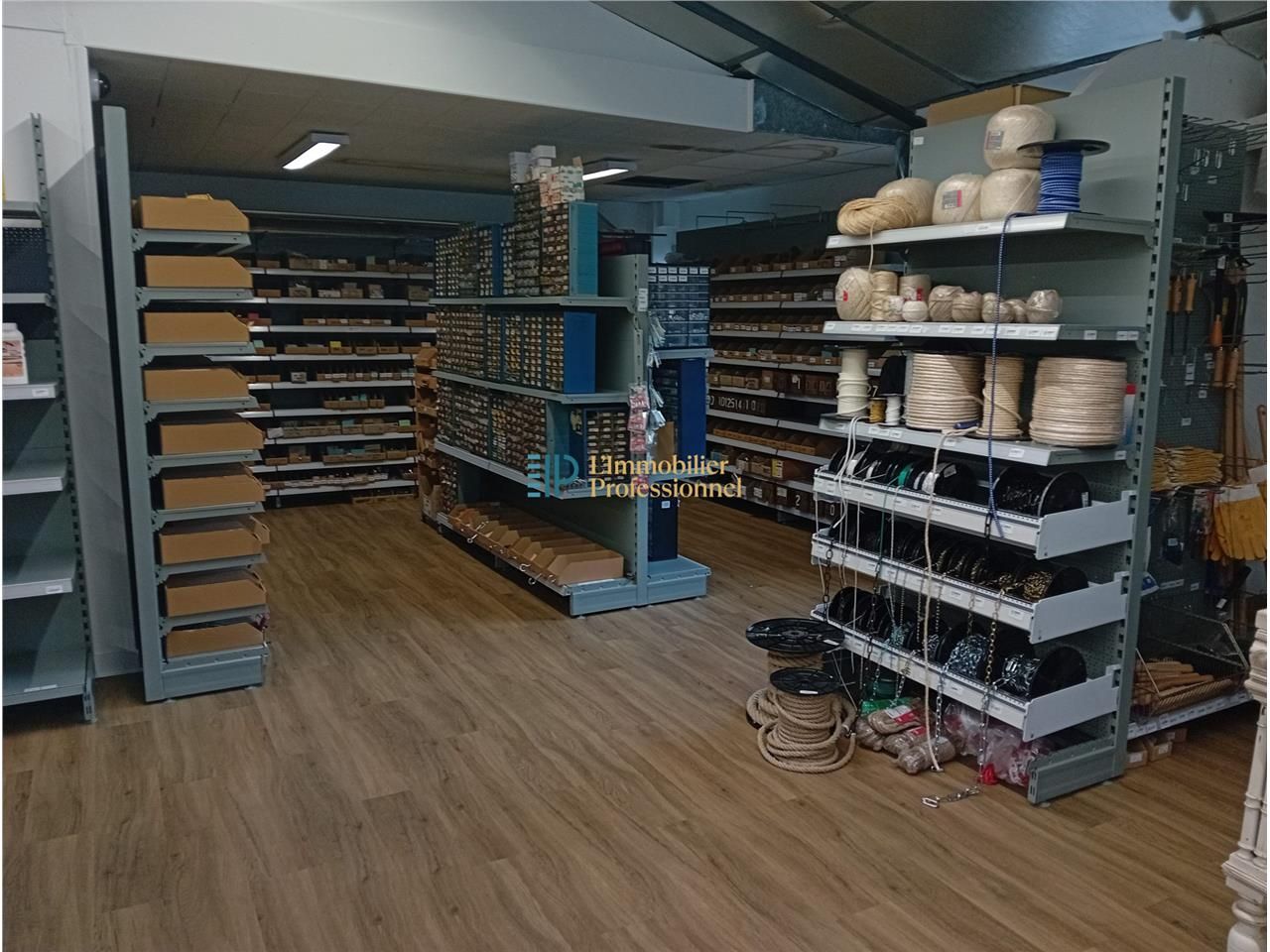 Location local commercial 349 m² à Quimper