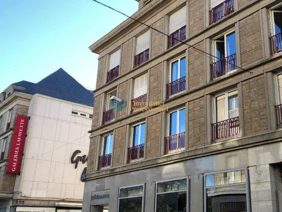 Location local commercial 144 m² à Lorient