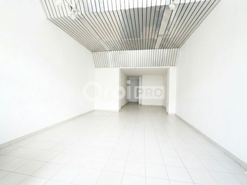 Vente local commercial 71.32 m² non divisibles