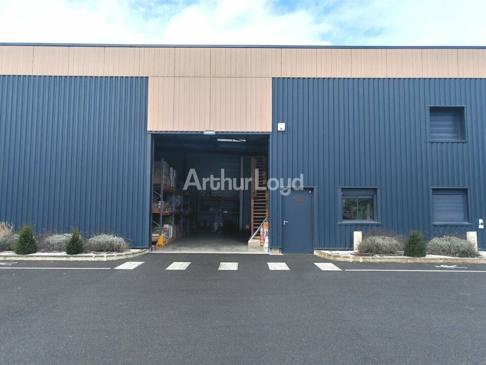 Location local d''activites 258 m² non divisibles