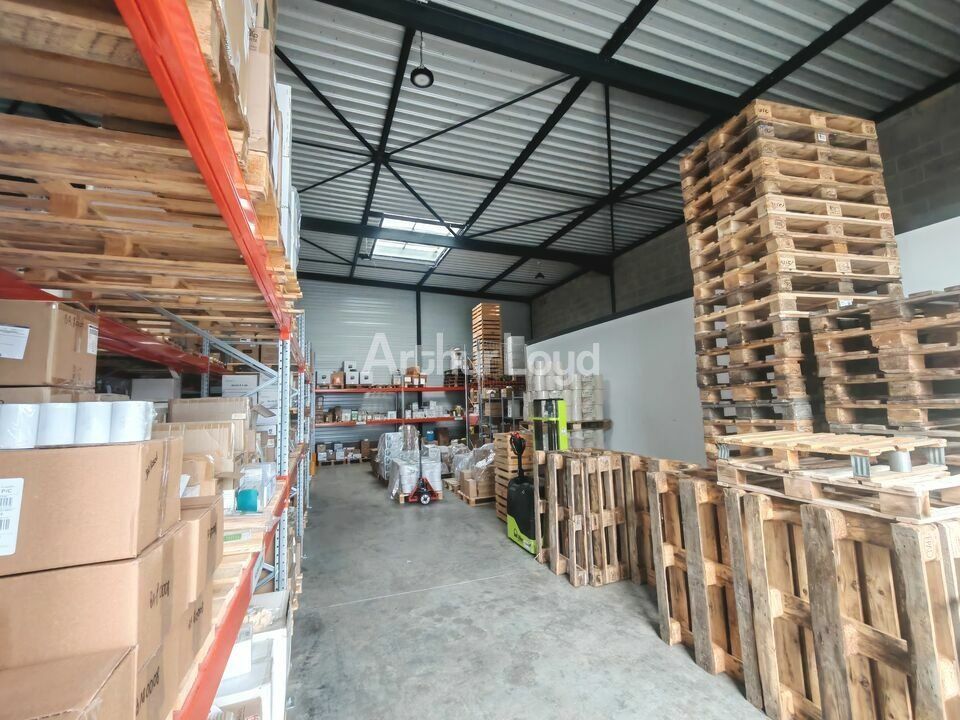 A Louer - Local d'activité de 258m2 avec bureaux secteur ZAC LA HUSSELLE