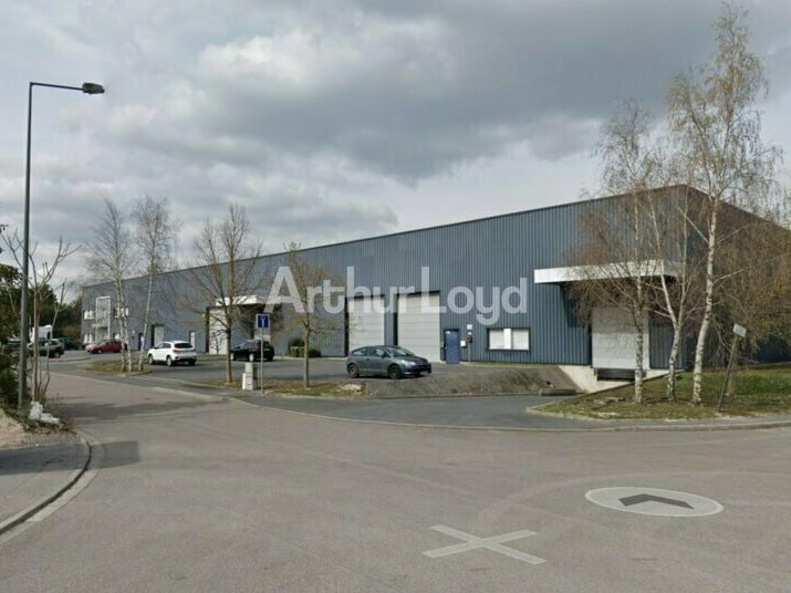 Location entrepot 1240 m² non divisibles