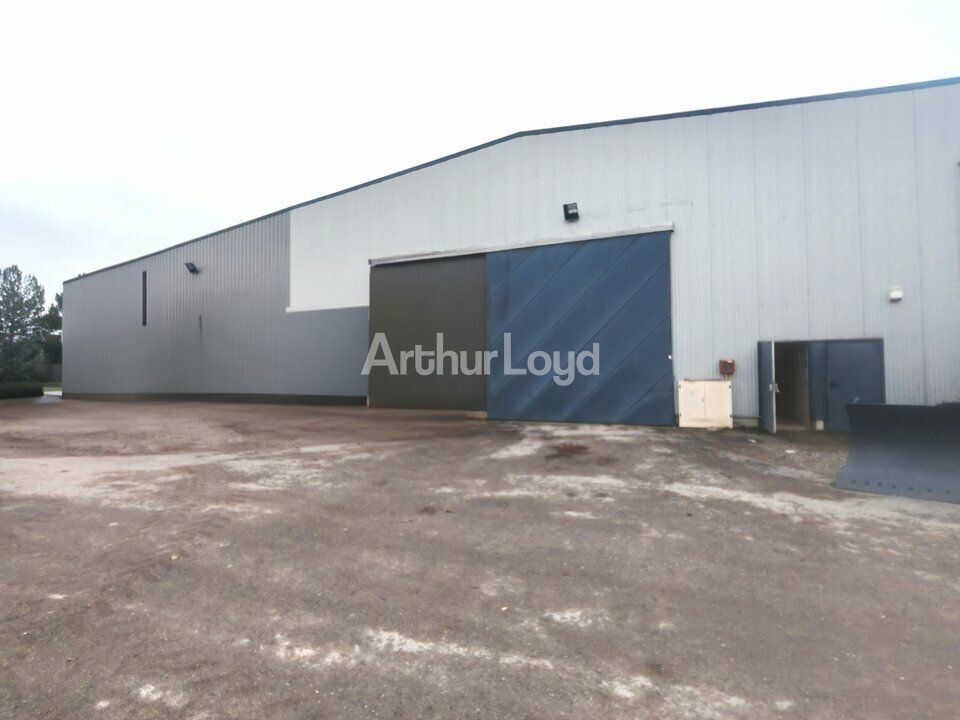 Location local d''activites 454 m² non divisibles