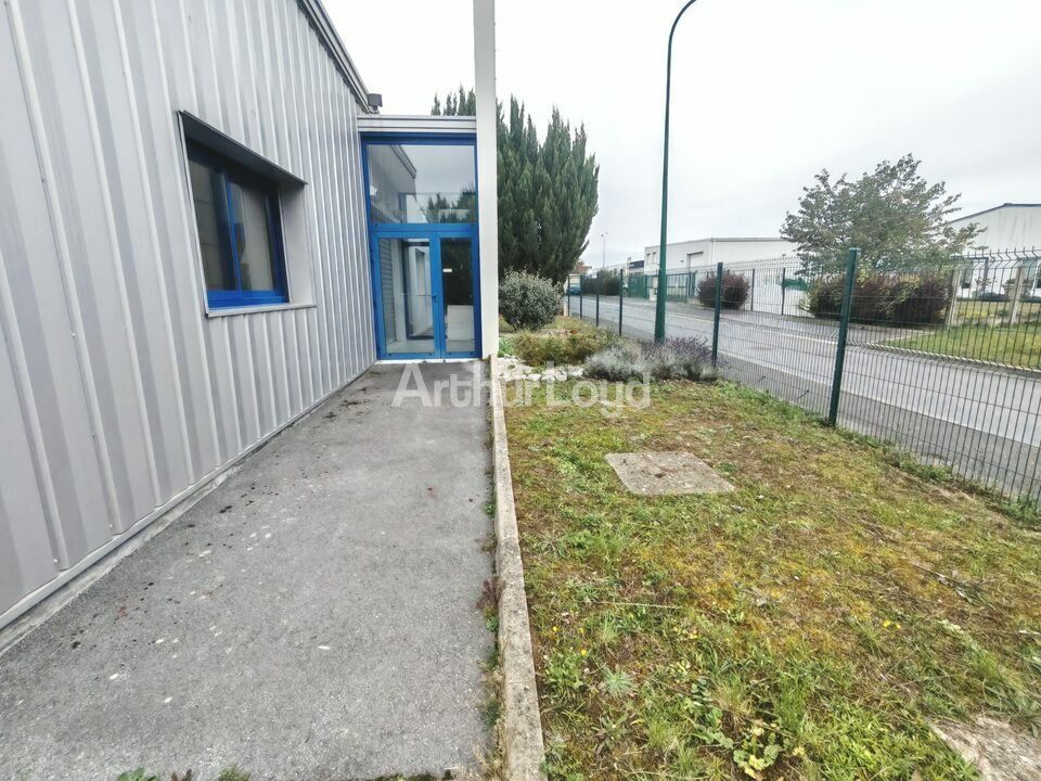 LOCAL D'ACTIVITÉ avec bureaux climatisés de 370m2 A LOUER - GUEUX