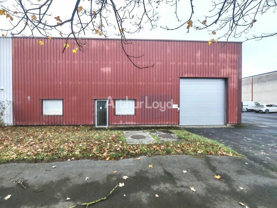 Location local d''activites 523.62 m² non divisibles