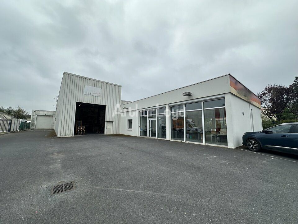 Vente local d''activites 1744 m² non divisibles