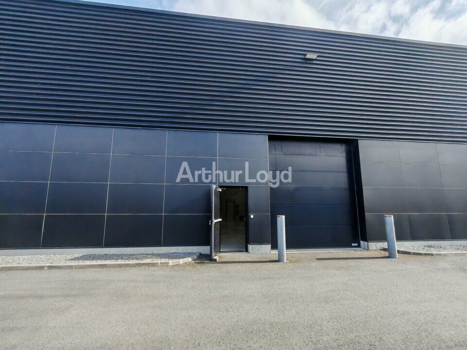 Location local d''activites 281 m² non divisibles