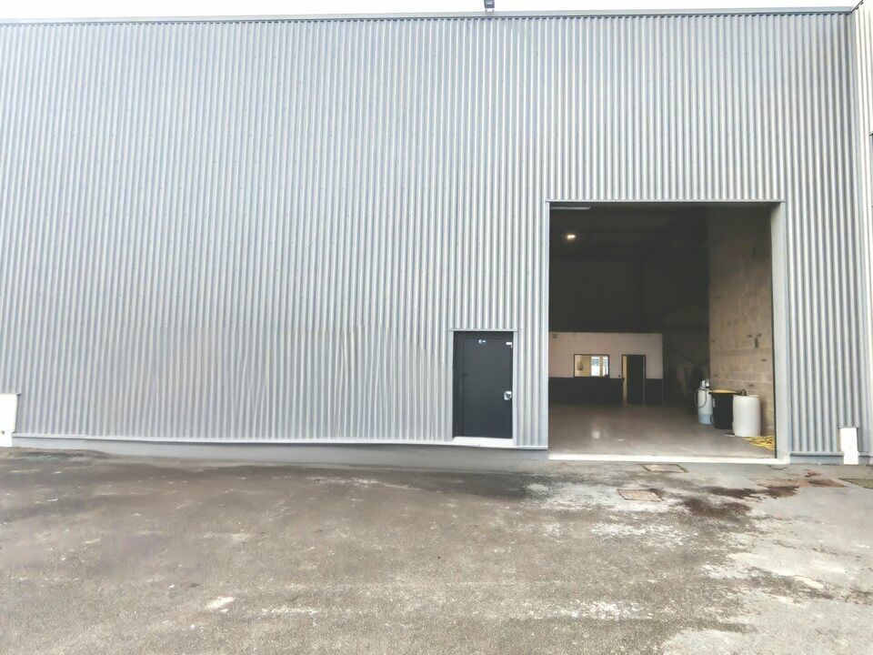 A vendre - Local d'activité de 350m2 avec bureau secteur CROIX BLANDIN