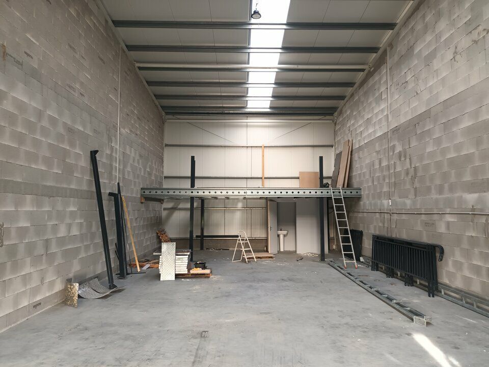 SUR ZA PROCHE AXE ROUTIER.