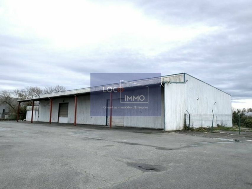 Location local d''activites 1170 m² non divisibles