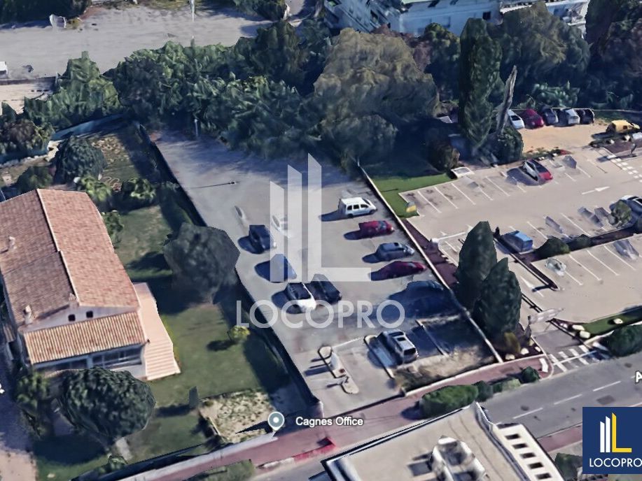 Location terrain 1100 m² non divisibles