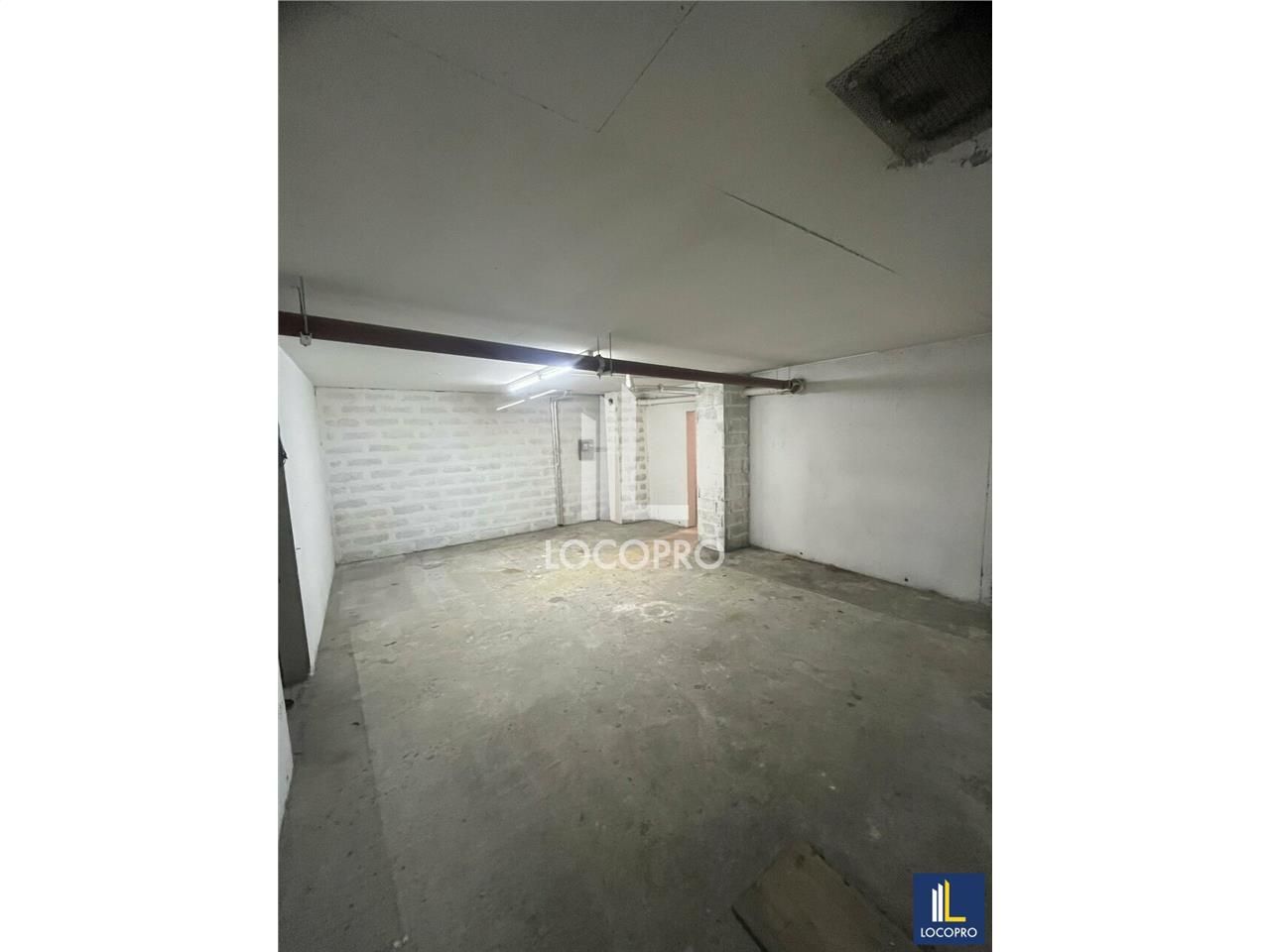 Vente local d''activites 135 m² divisibles à partir de 52 m²