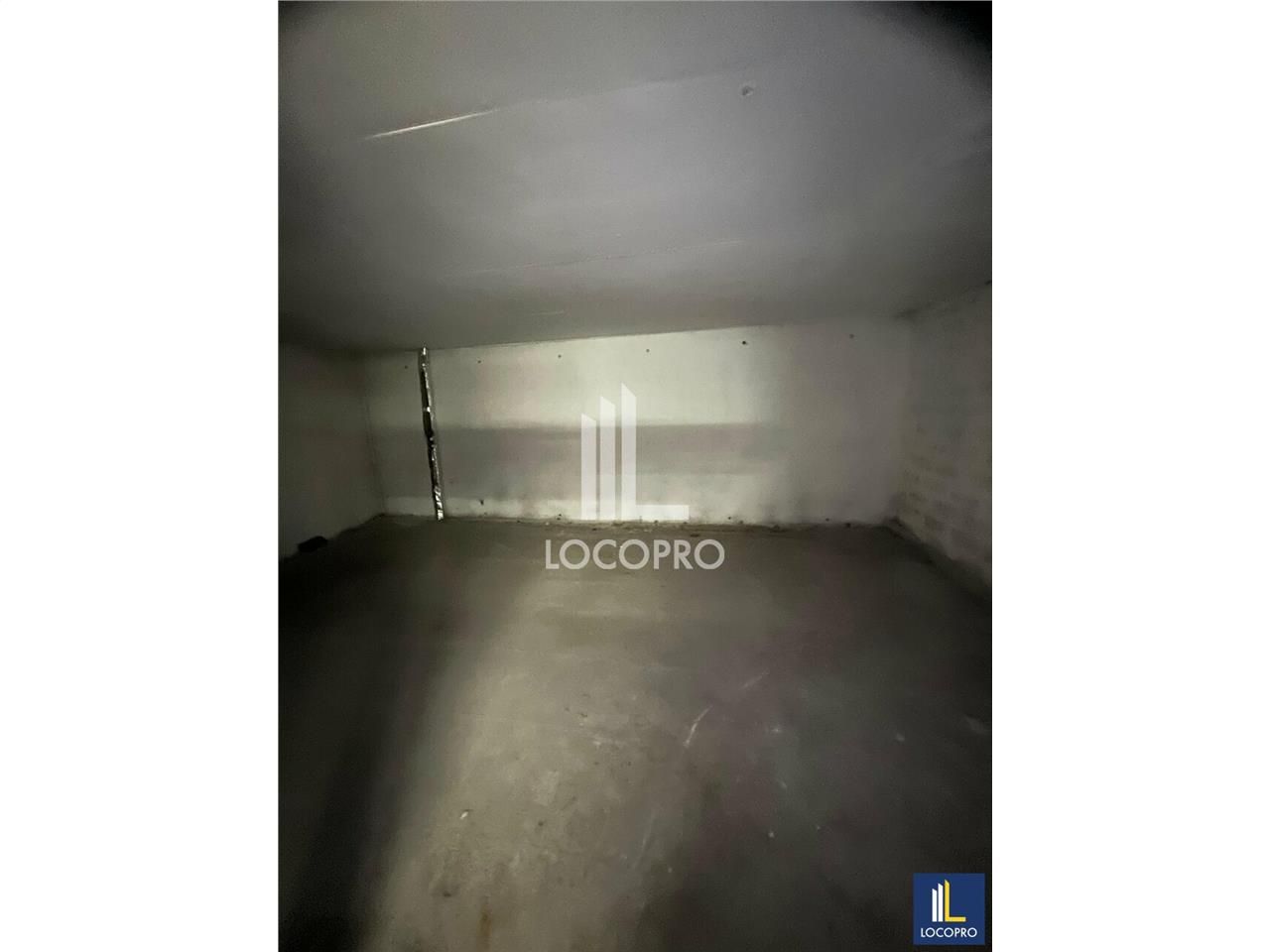 A VENDRE - ENTREPÔT LOCAL ACTIVITÉ - 135 M2 DIVISIBLES - NICE