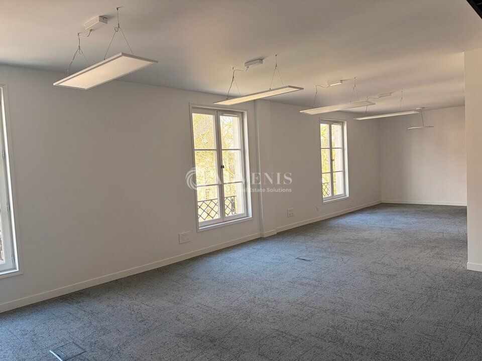Bureaux d'environ 115 m² à louer, situation exceptionnelle en centre ville de Tours 