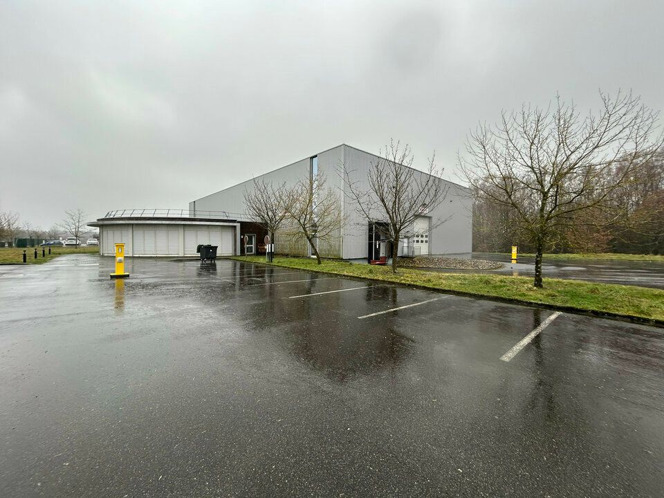 Vente local d''activites 1268 m² non divisibles