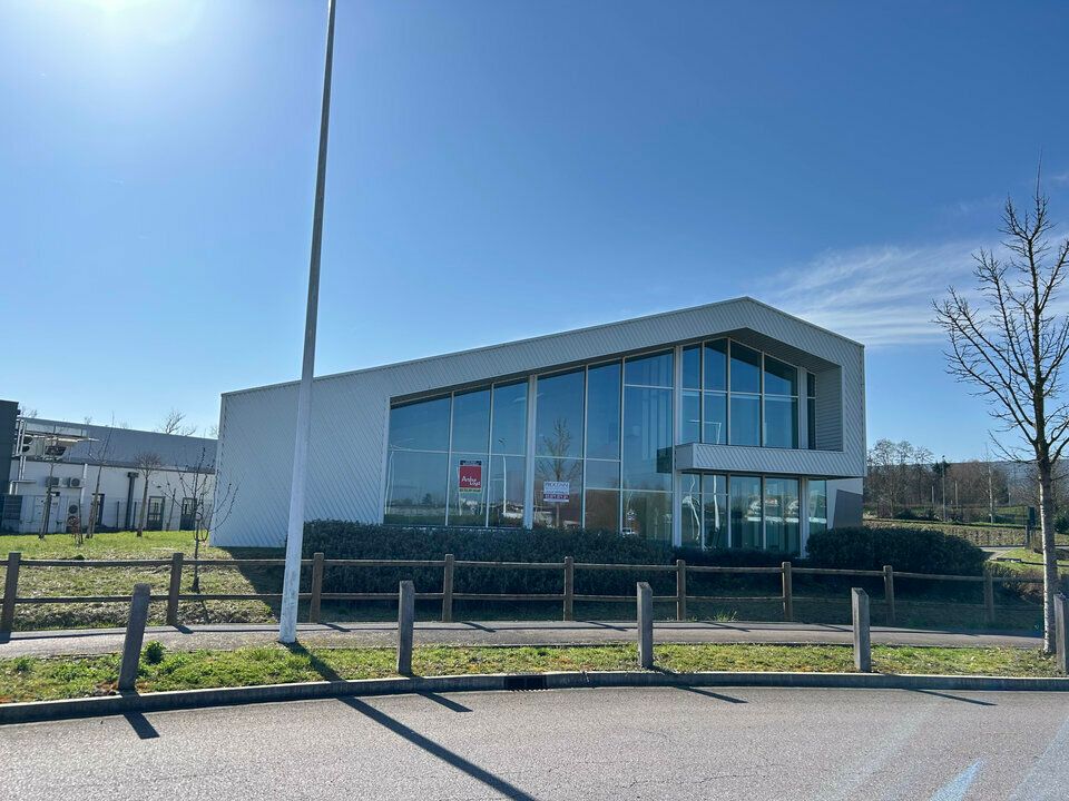 Location local d''activites 1200 m² non divisibles