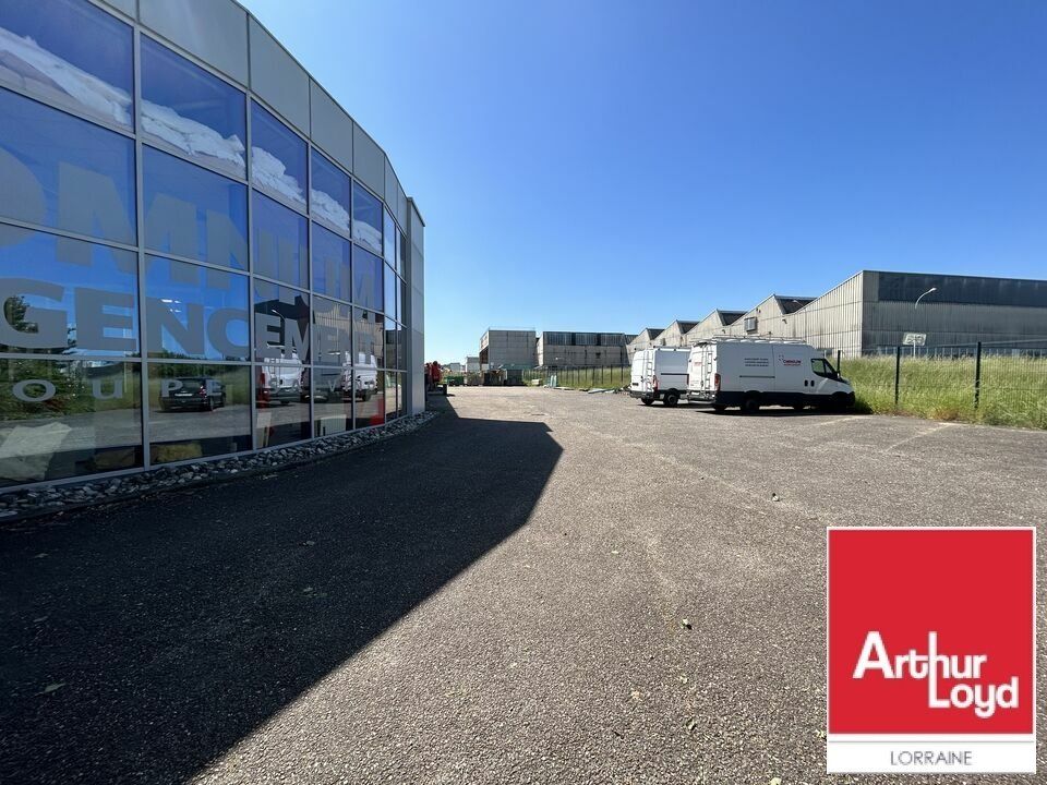 Location activité/entrepôt - 840 m²