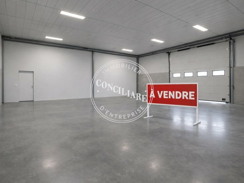 Vente local d''activites 748 m² divisibles à partir de 125 m²