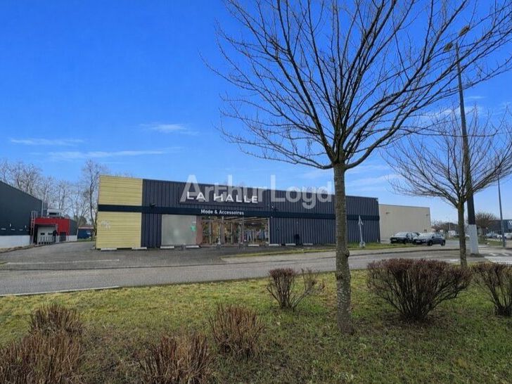 Location local commercial 960 m² non divisibles
