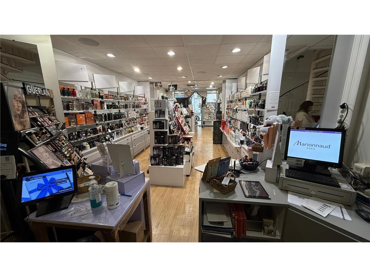 Vente commerces 116 m² non divisibles