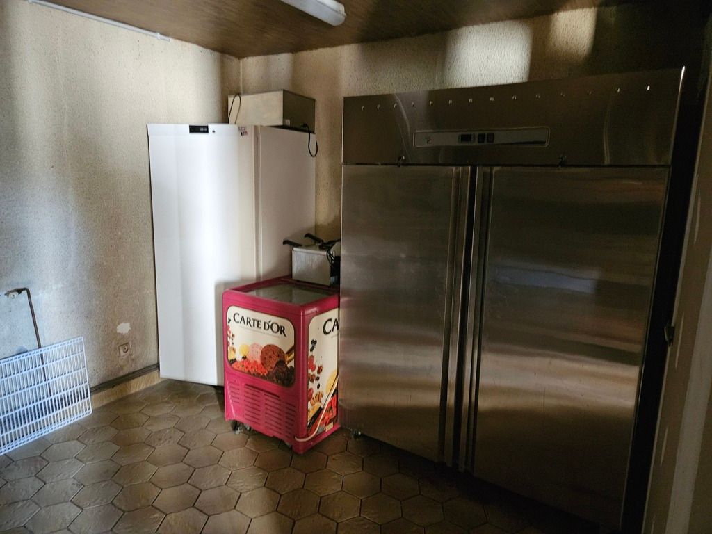 ENSEMBLE IMMOBILIER COMMERCIAL ET HABITATION