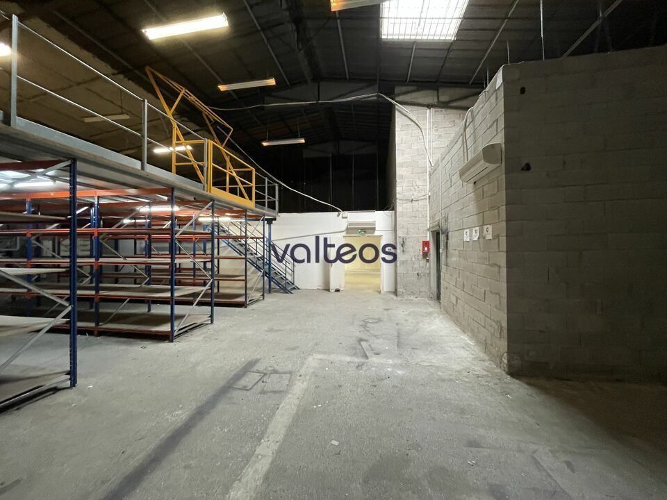 Location local d''activites 458 m² non divisibles