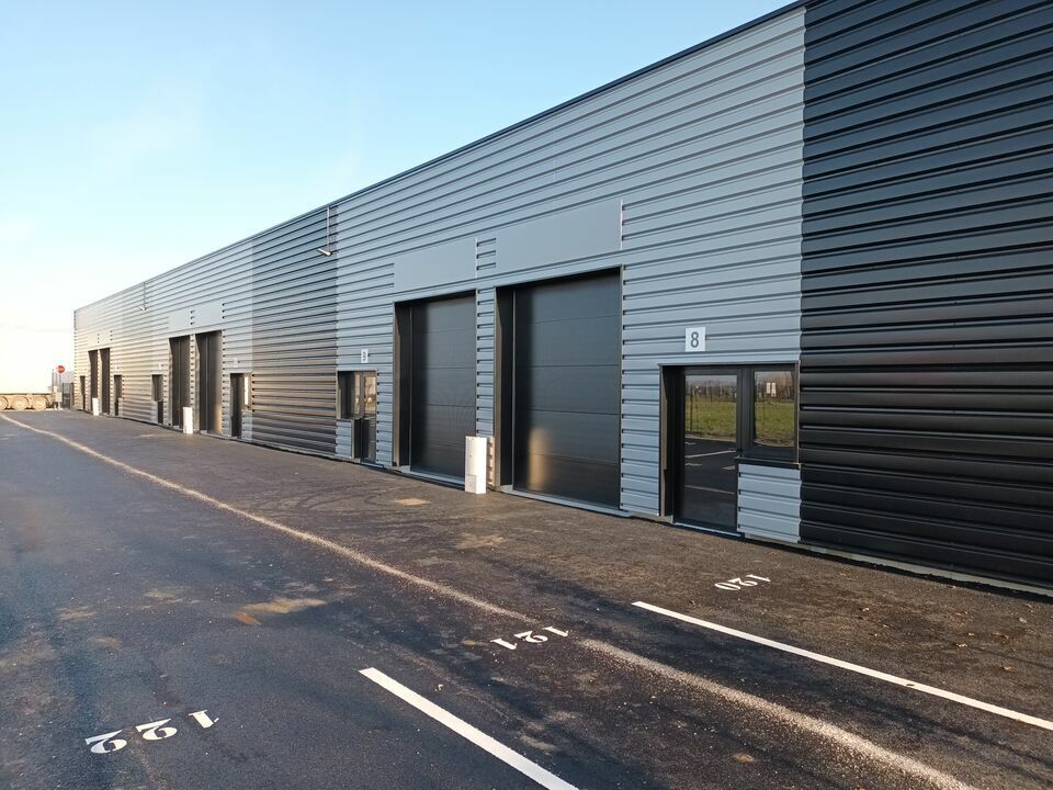 Location local d''activites 159 m² non divisibles