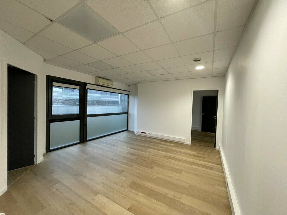 Location bureaux 160 m² divisibles à partir de 97 m²