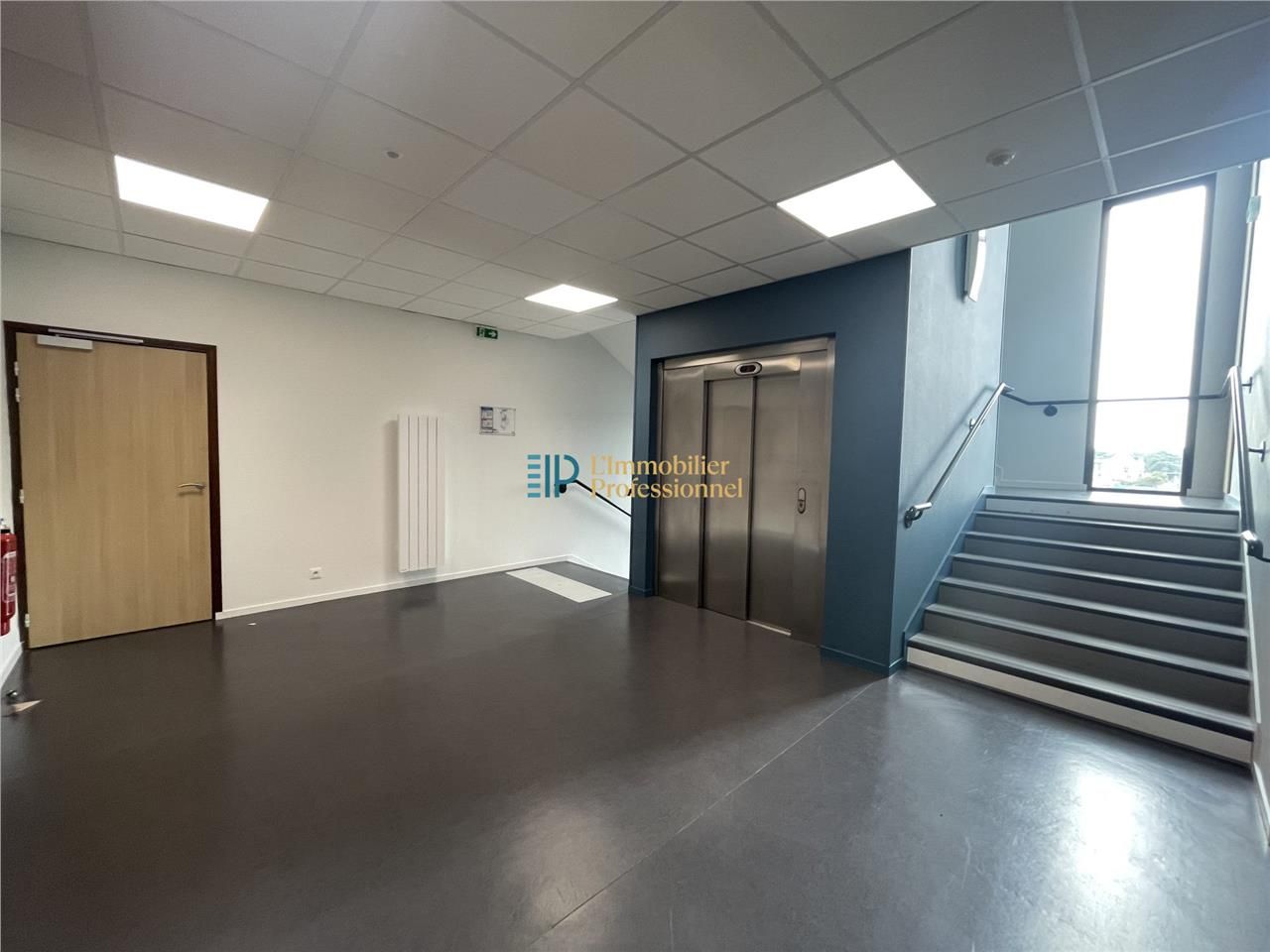 Location bureaux 145 m² à Caudan