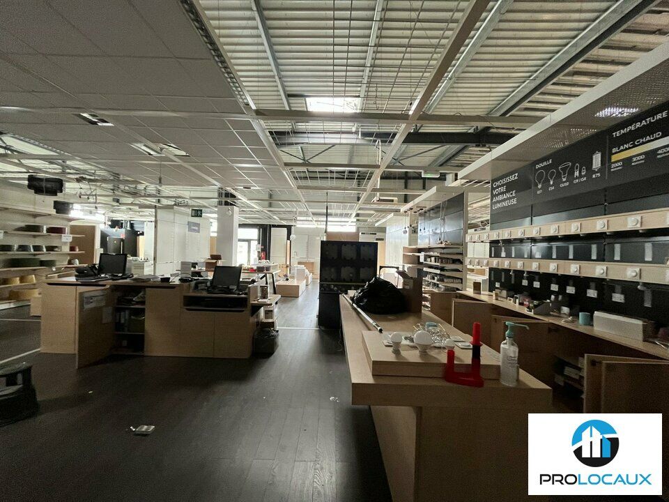 Location local commercial 620 m² non divisibles