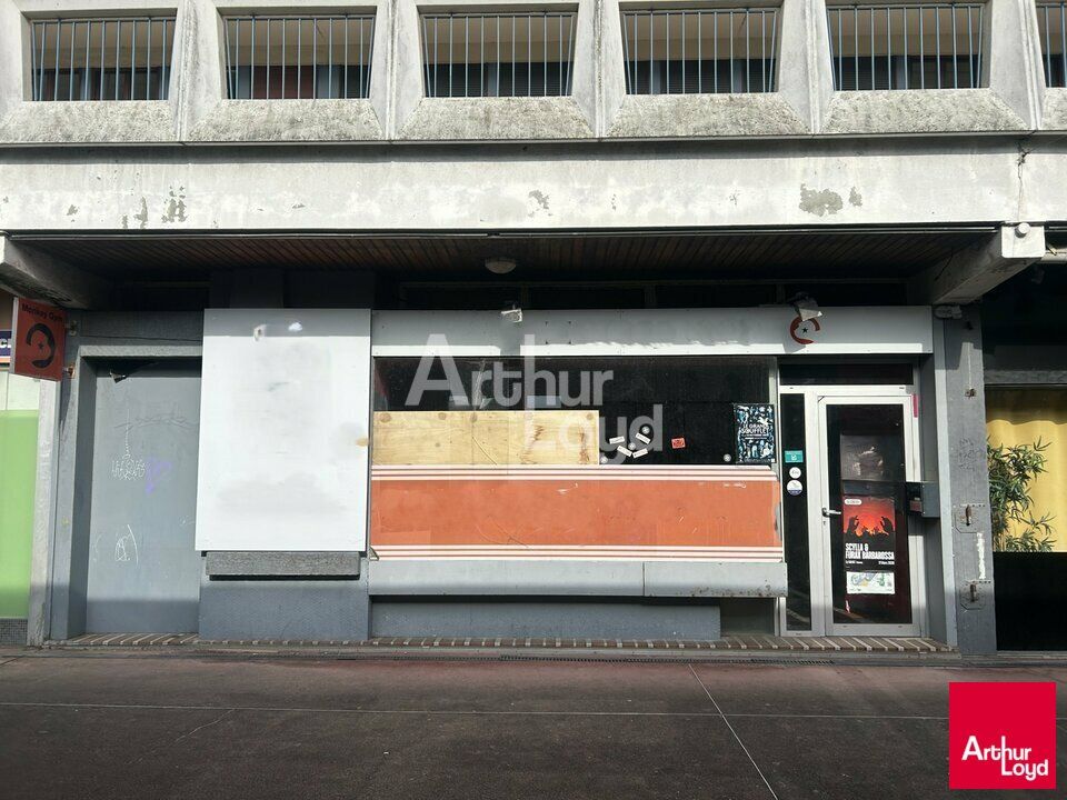 Location local commercial 196 m² non divisibles