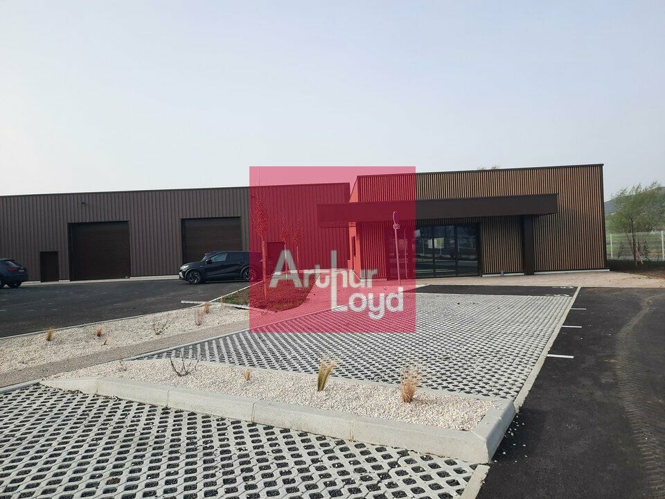 Location local d''activites 700 m² non divisibles