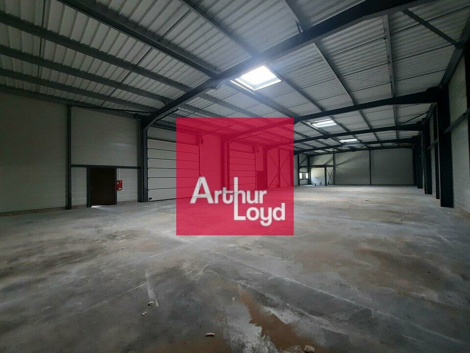 COURNON  A LOUER LOCAL ACTIVITE   700 m²  PROGRAMME NEUF 