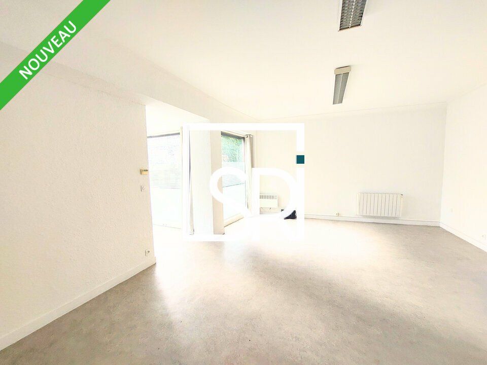 VENTE BUREAUX / LOCAUX COMMERCIAUX 77 m2 - CENTRE-VILLE - 63830 DURTOL