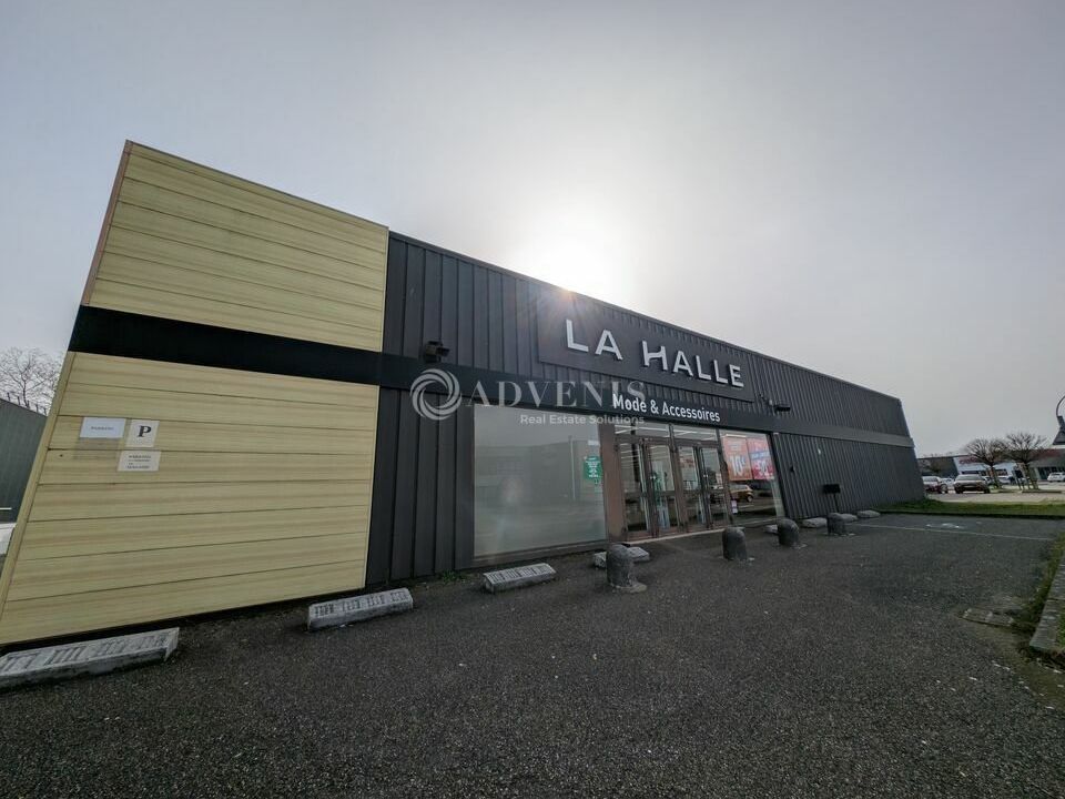 Location local commercial 960 m² non divisibles