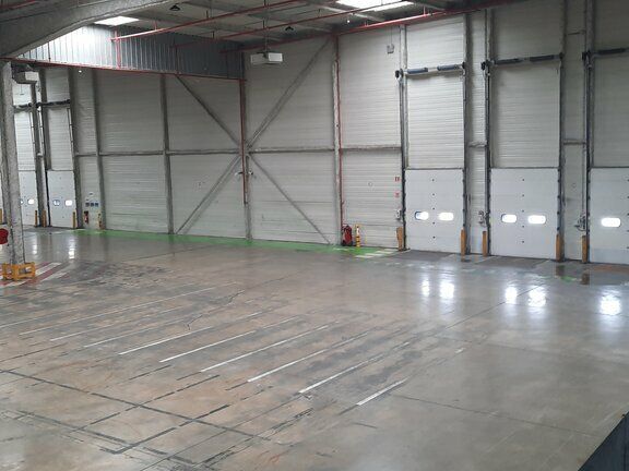 Location entrepot 7353 m² non divisibles