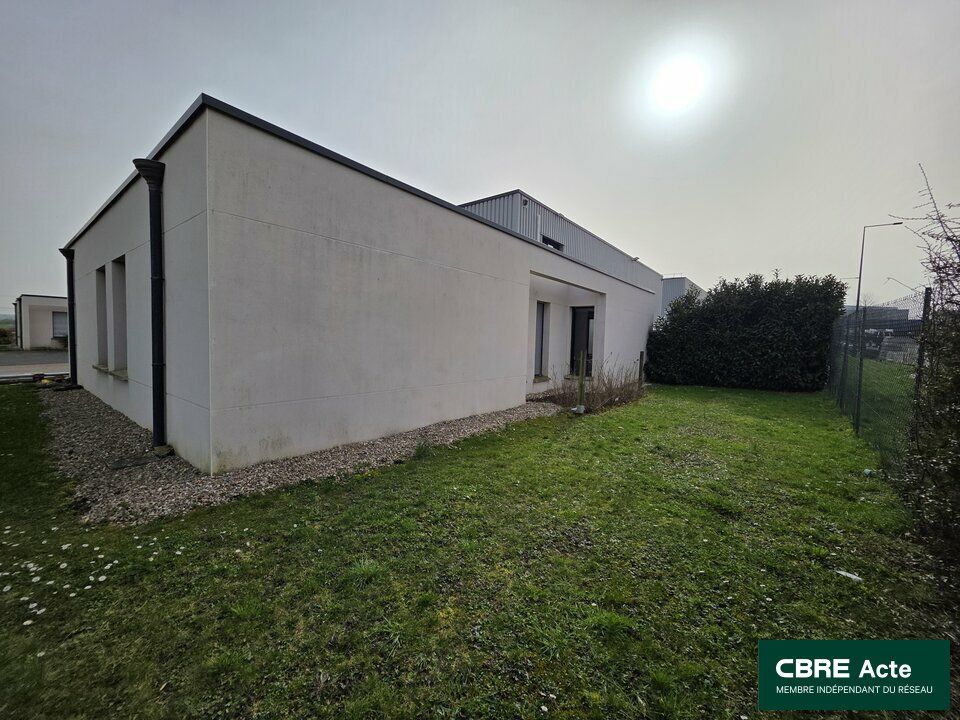 Location bureaux 104.72 m² non divisibles