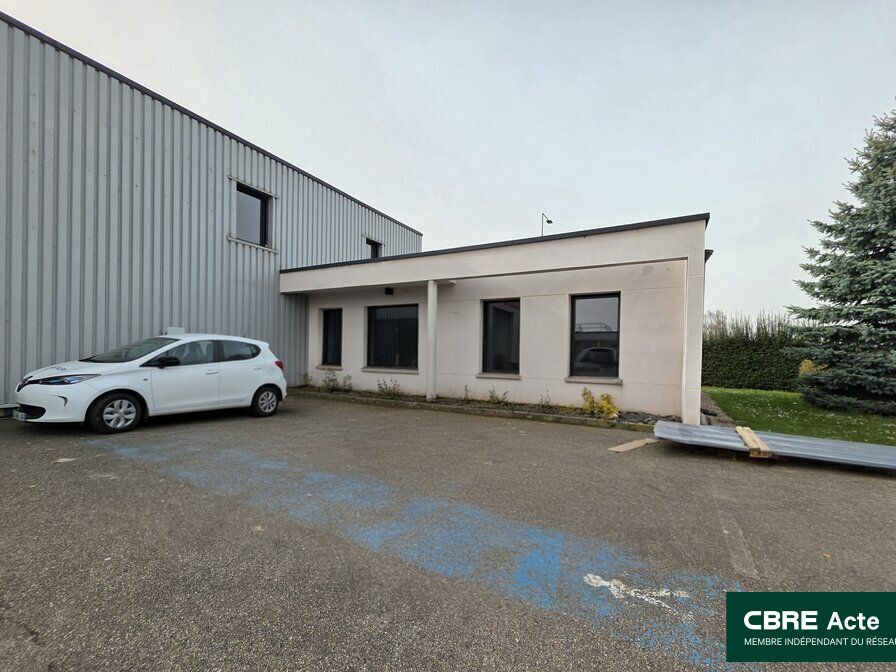 Location local d''activites 104.72 m² non divisibles
