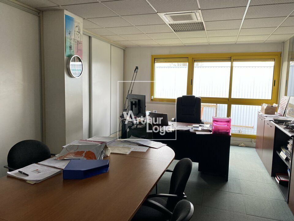 ETRECHY BATIMENT INDEPENDANT A LOUER