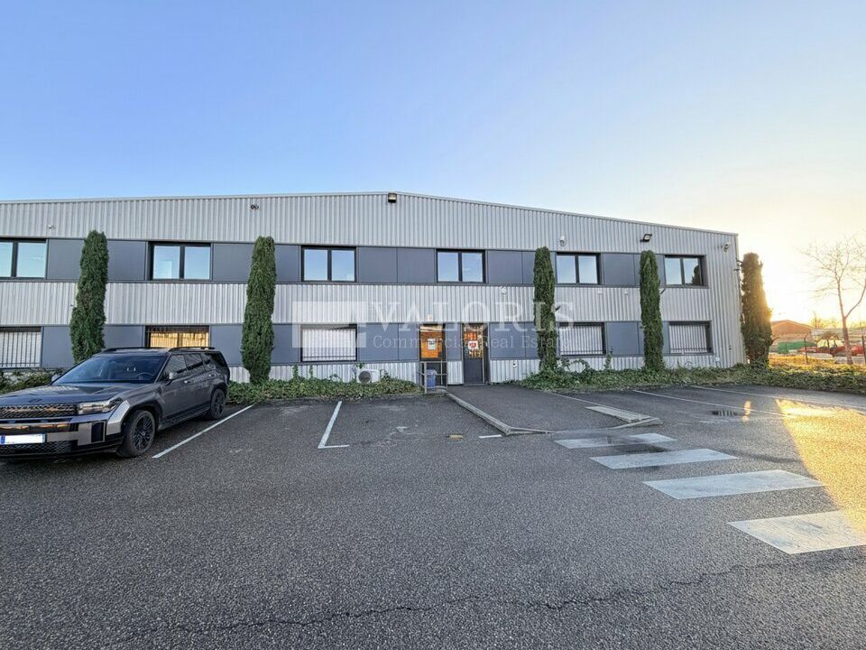 Location entrepot 2372 m² non divisibles