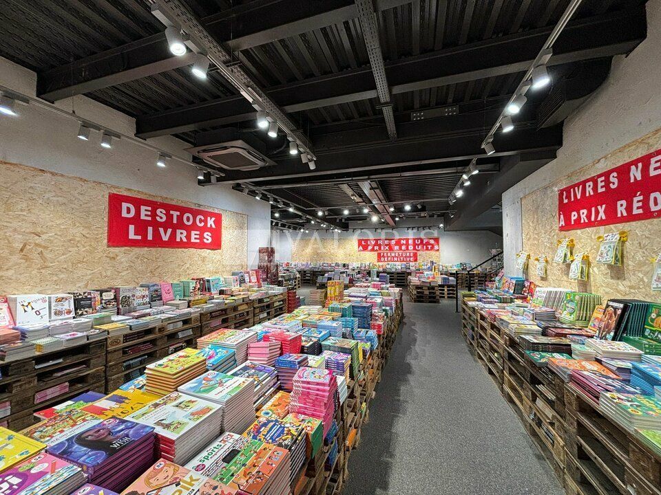 Valoris Real Estate vous propose à la location un local d'une surface de 528 m² au coeur du 2ème arrondissement de Lyon en emplacement N°1.