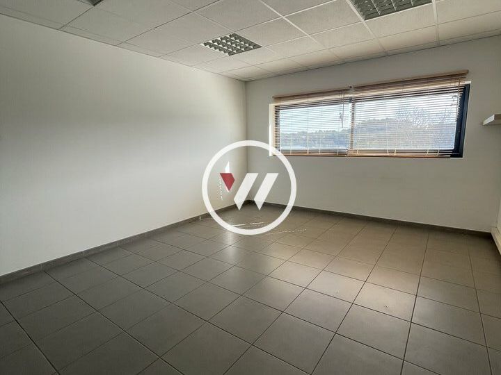 Location bureaux 77 m² non divisibles