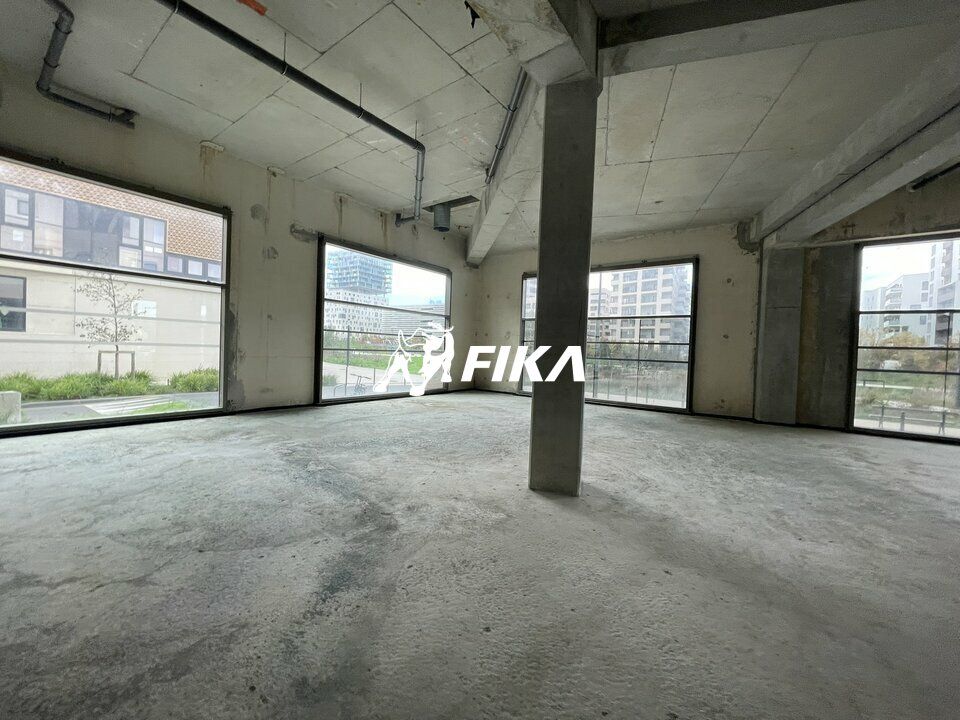 Vente local commercial 703.8 m² divisibles à partir de 120 m²