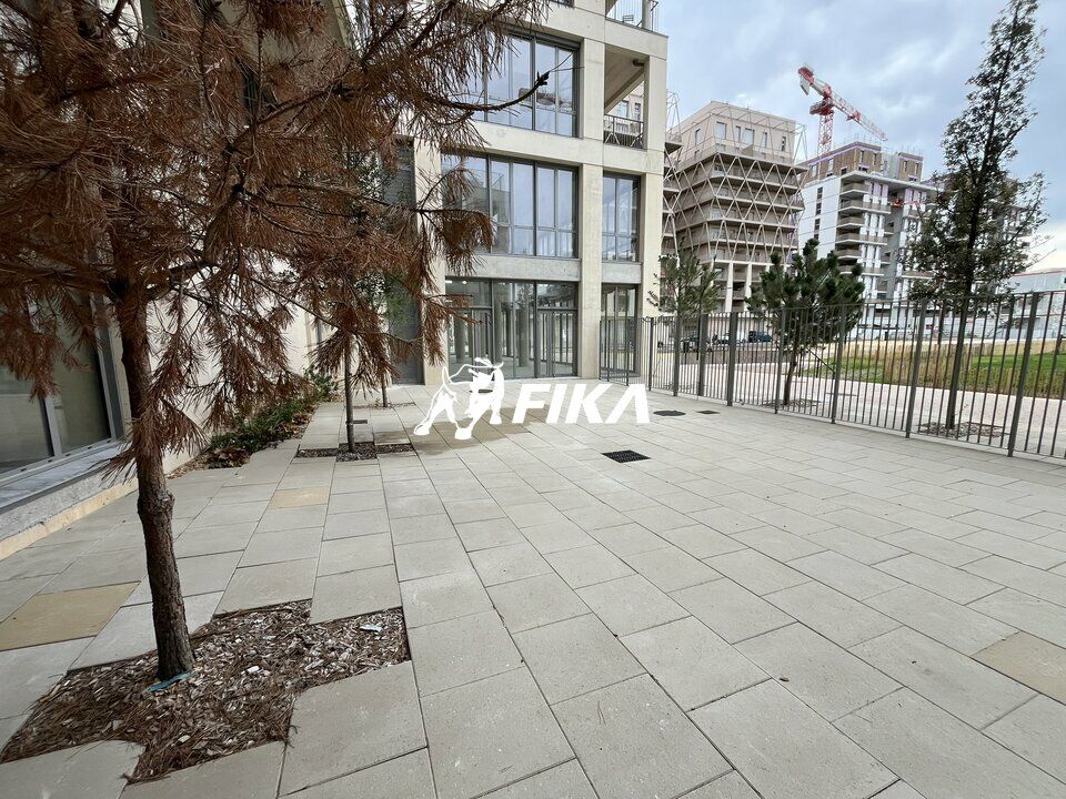 Vente local commercial 253 m² divisibles à partir de 204 m²