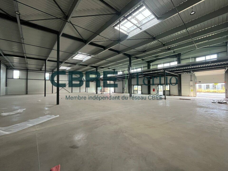 Location local d''activites 373 m² non divisibles